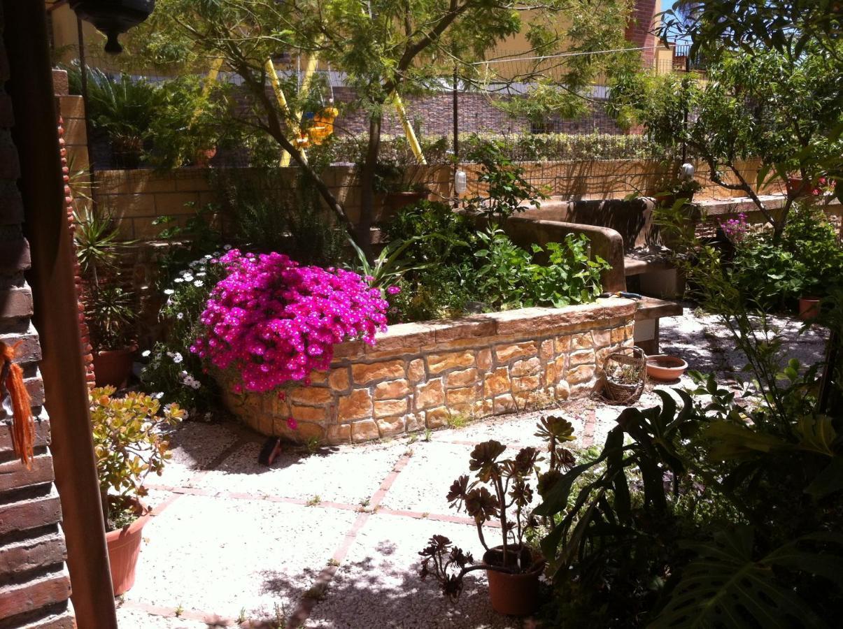 Marinette Bed & Breakfast Barcellona-Pozzo di Gotto Luaran gambar