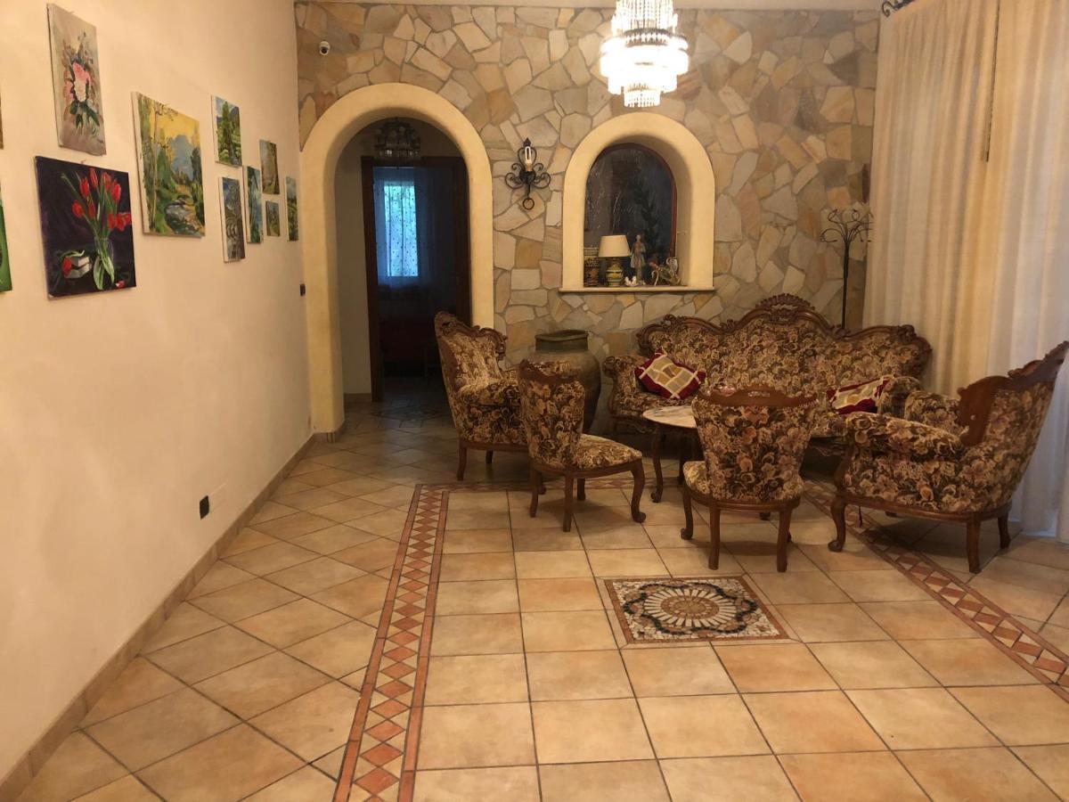 Marinette Bed & Breakfast Barcellona-Pozzo di Gotto Luaran gambar